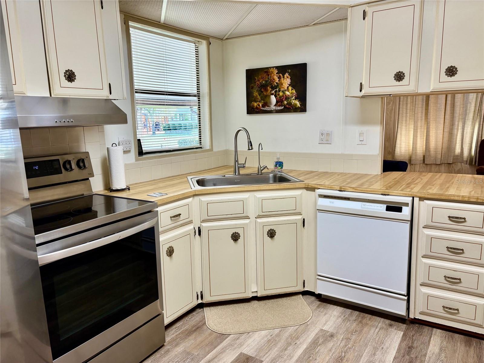 Kitchen - 6315 GROVE POINTE DR SE, WINTER HAVEN
