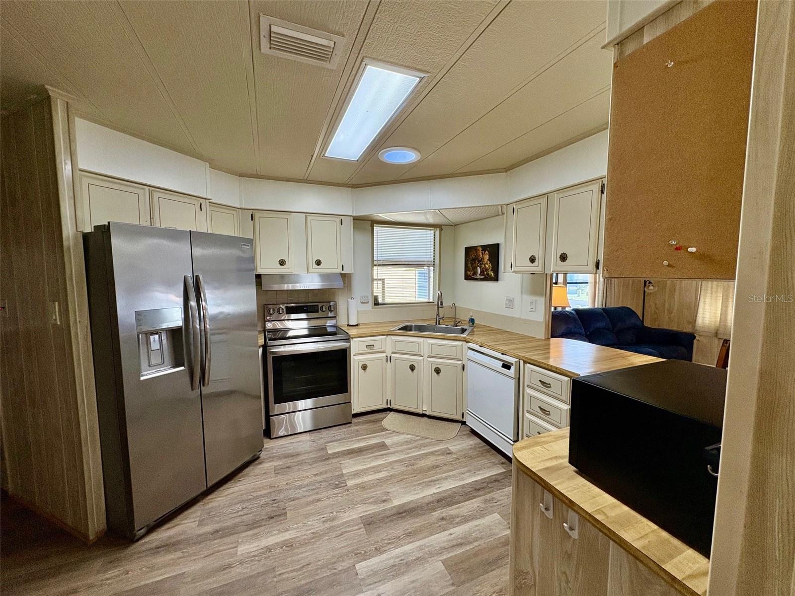 Kitchen - 6315 GROVE POINTE DR SE, WINTER HAVEN