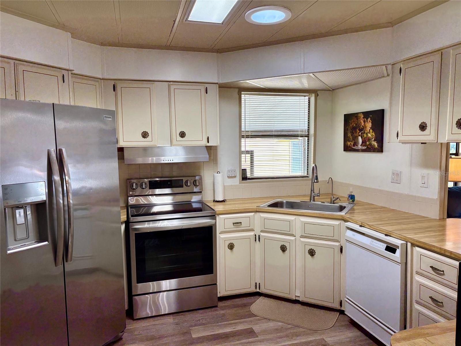 Manufactured Home at 6315 GROVE POINTE DR SE, WINTER HAVEN, photo 15 of 46
