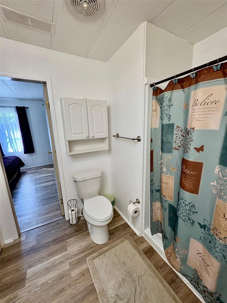 2nd Bath Room - 6315 GROVE POINTE DR SE, WINTER HAVEN