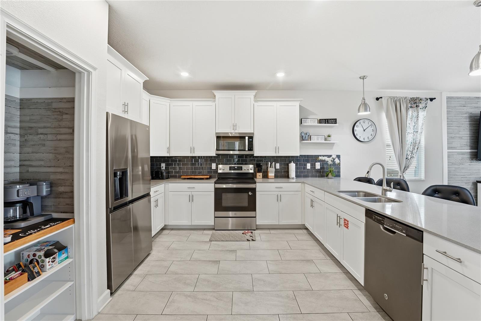 Single Family Residence at 1584 SANDBAGGER DR, DAVENPORT, photo 10 of 81