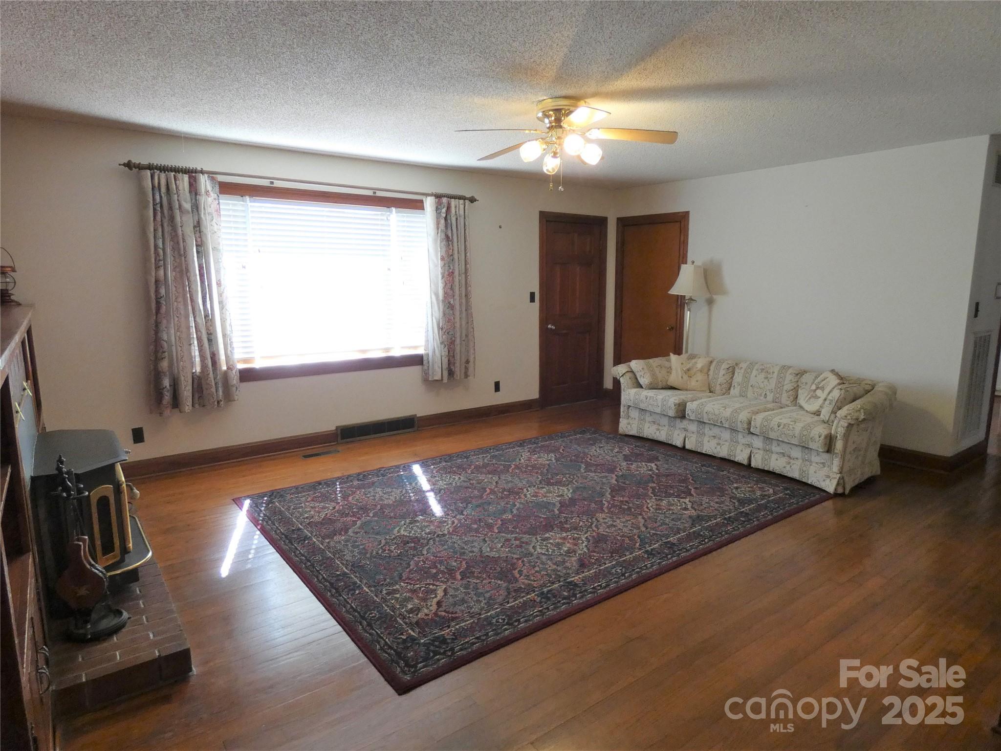Living Room - 150 Fonda Road, Statesville