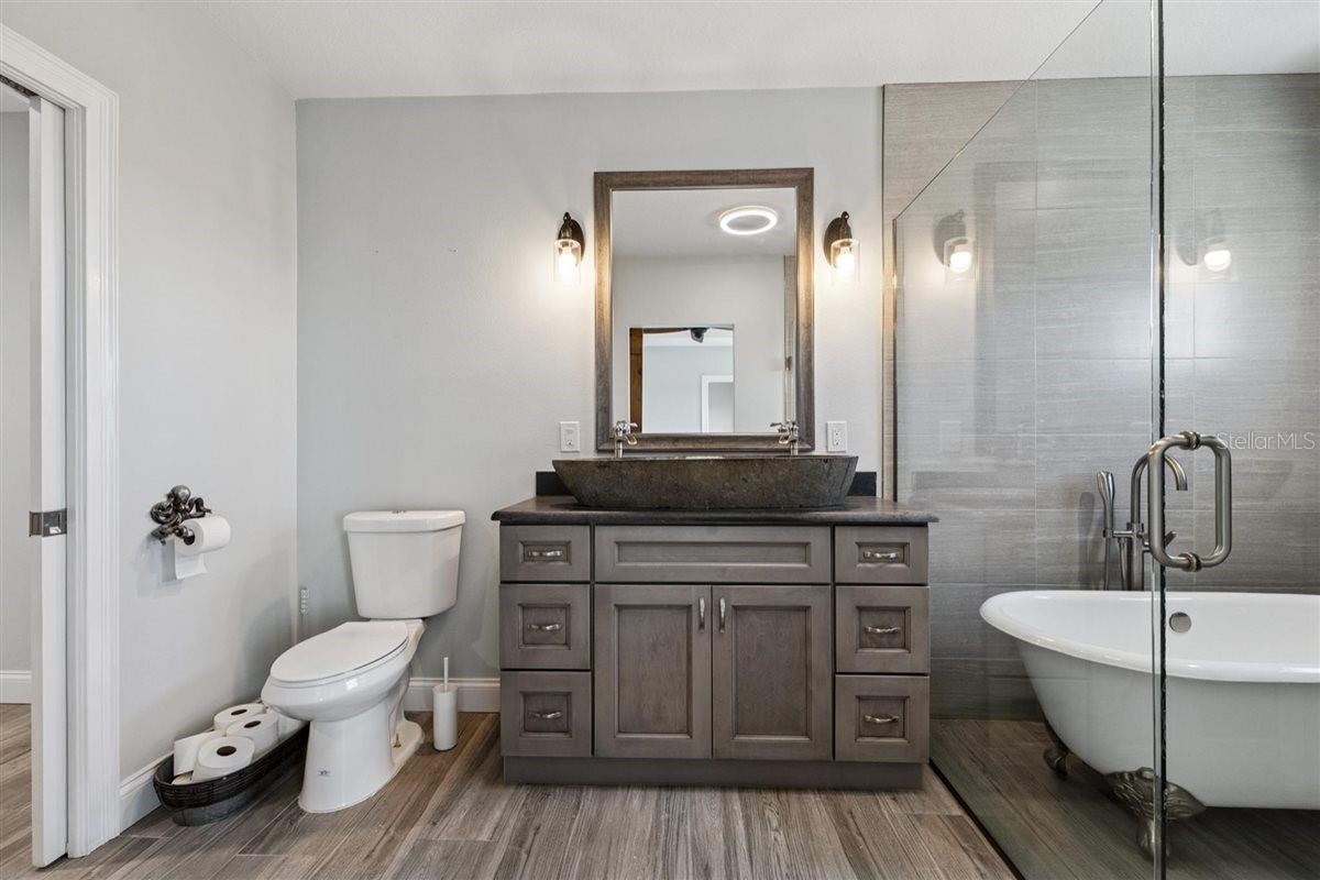 Primary Bathroom - 6191 TURTLEMOUND RD, NEW SMYRNA BEACH