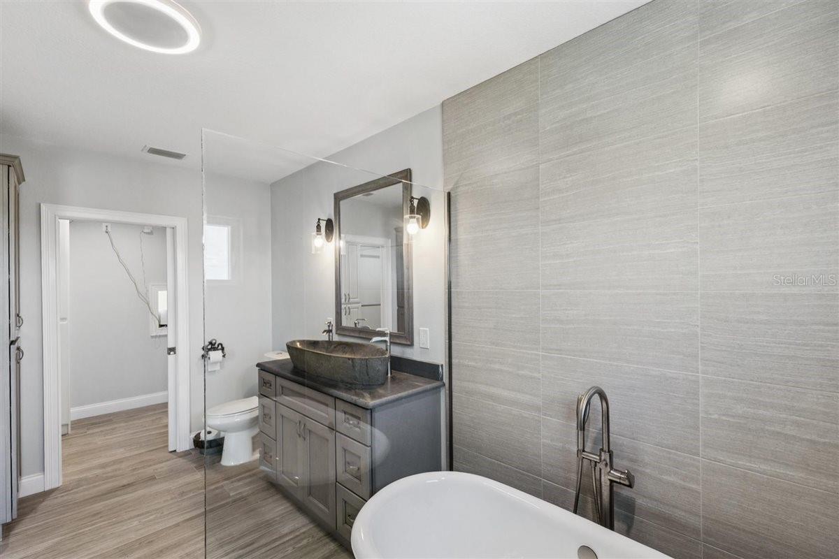 Primary Bathroom - 6191 TURTLEMOUND RD, NEW SMYRNA BEACH