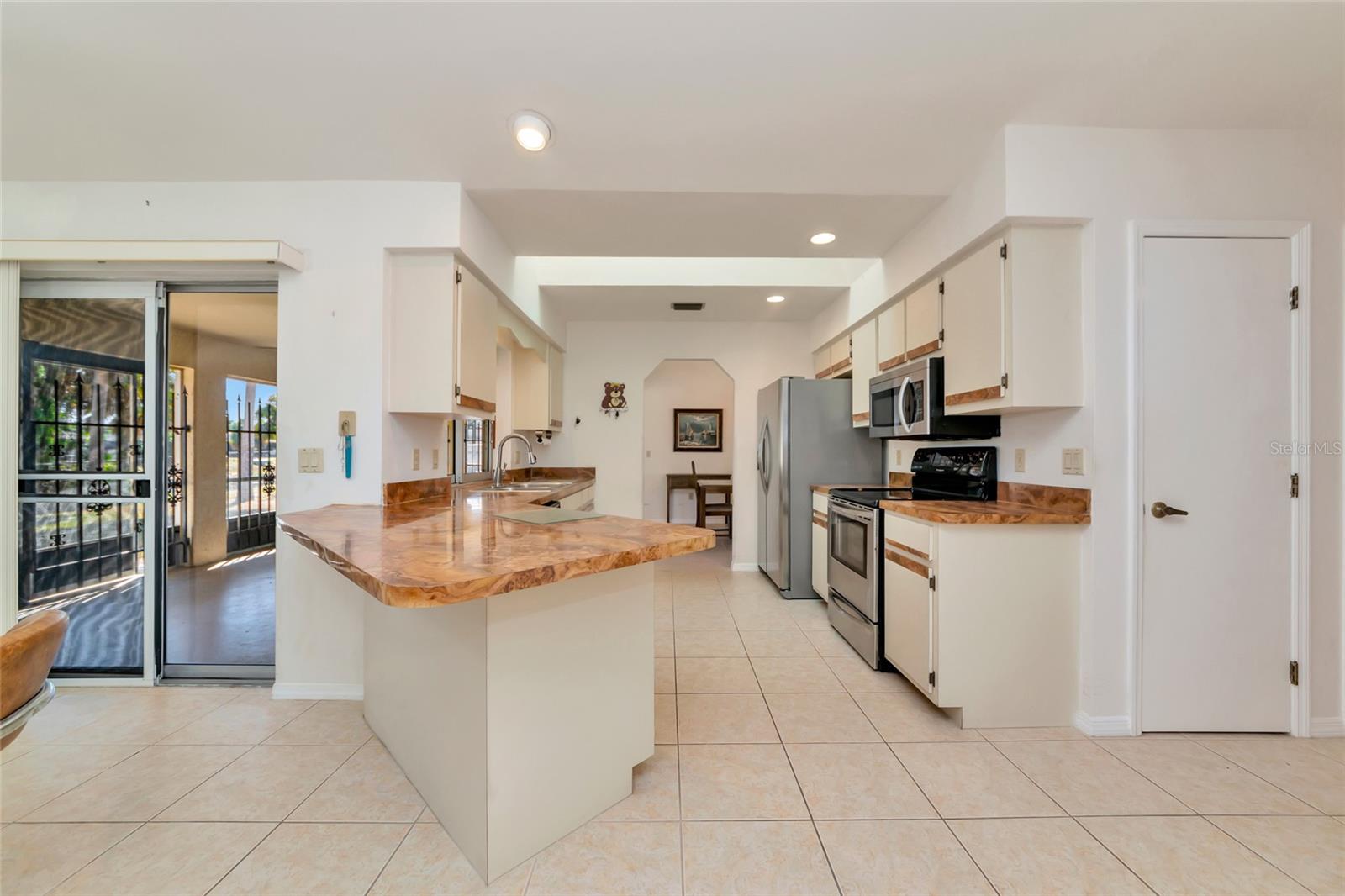 Kitchen - 2176 BARKSDALE ST, PORT CHARLOTTE