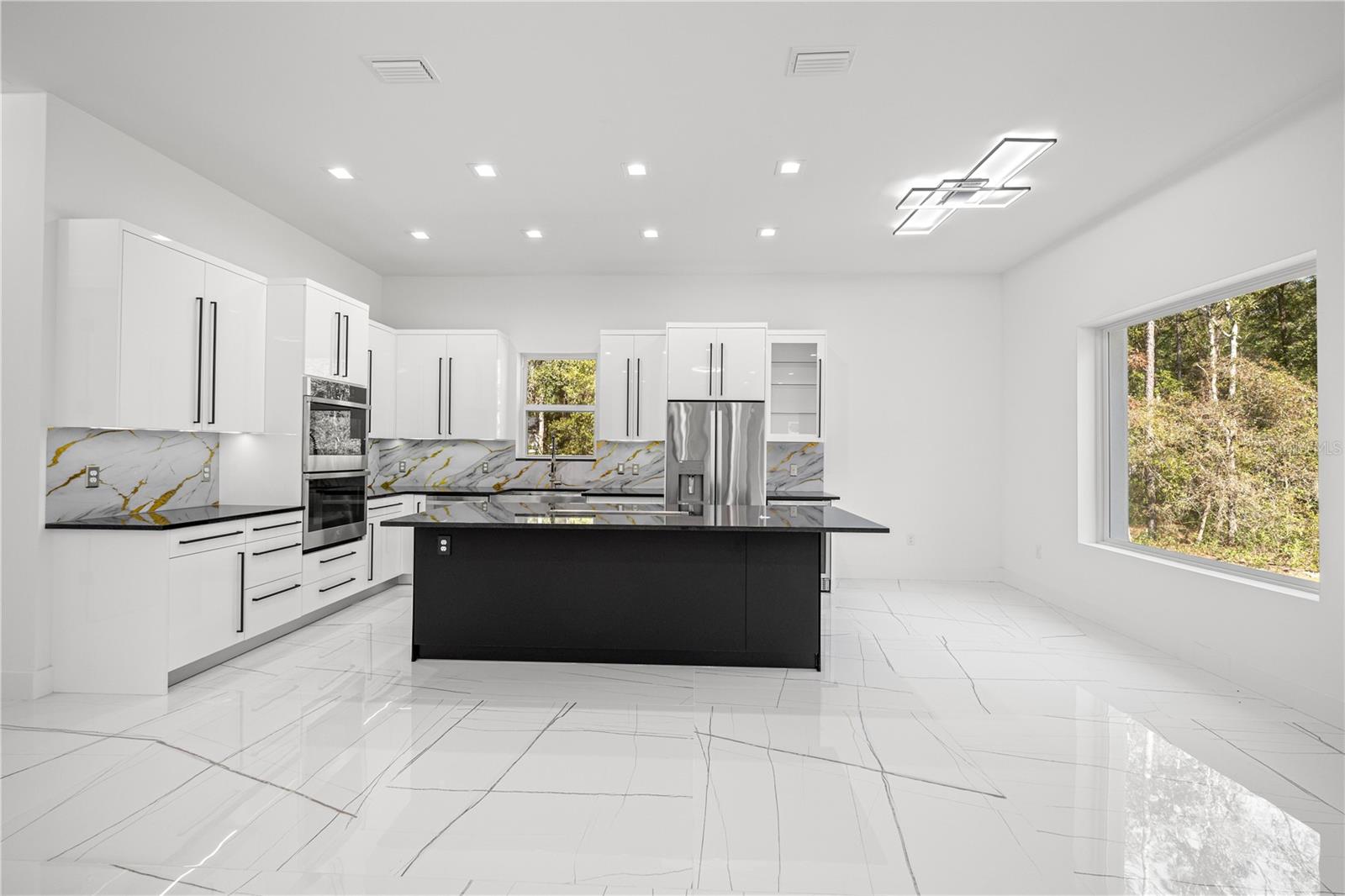 DINING ROOM / KITCHEN - 6877 SW 131ST CIR, OCALA