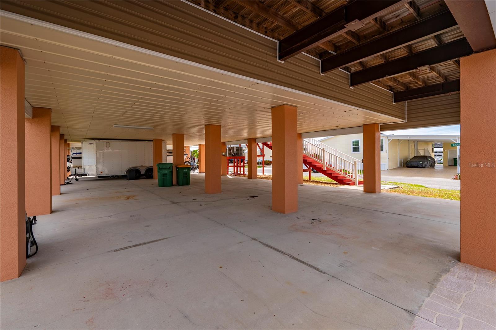 Under home parking - 67 WINDMILL BLVD, PUNTA GORDA