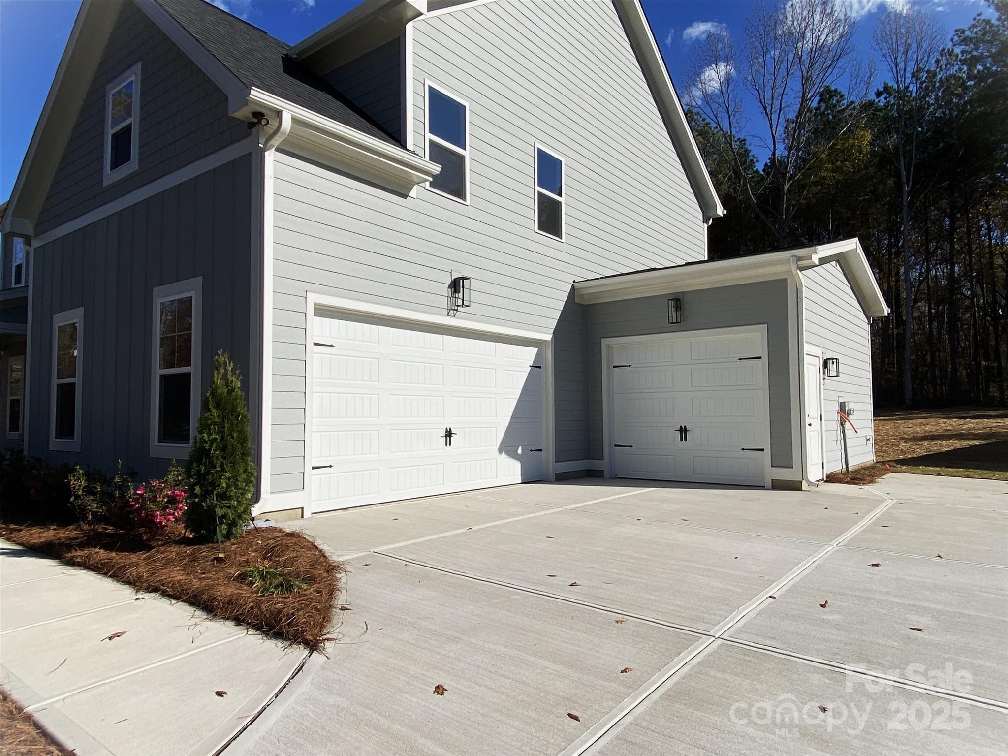 Single Family Residence at 107 Blackbeard Lane, Mooresville, photo 3 of 48