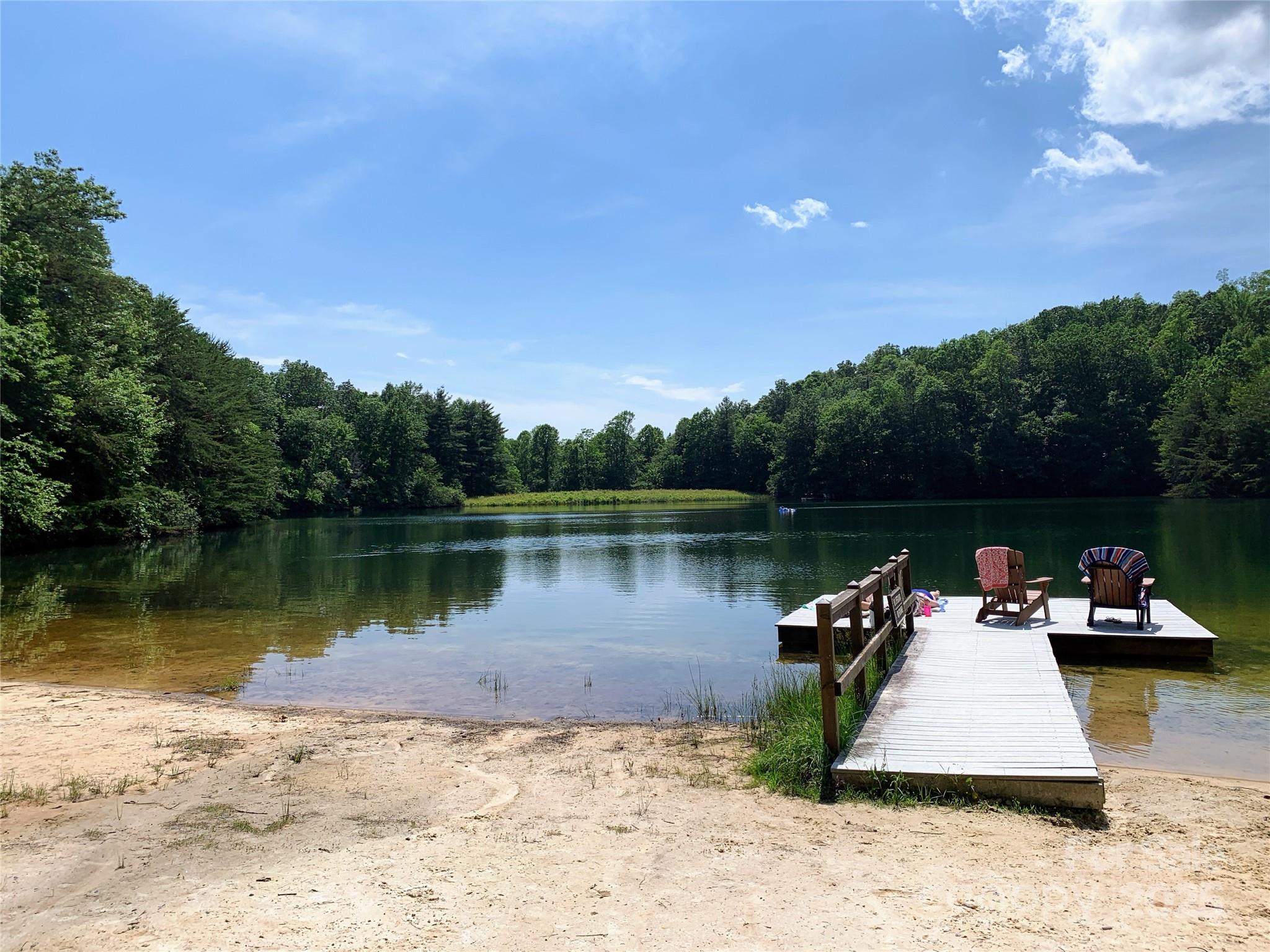 Beach and swimming lake. Quiet and peaceful. - 630 Melrose Mountain Road, Tryon