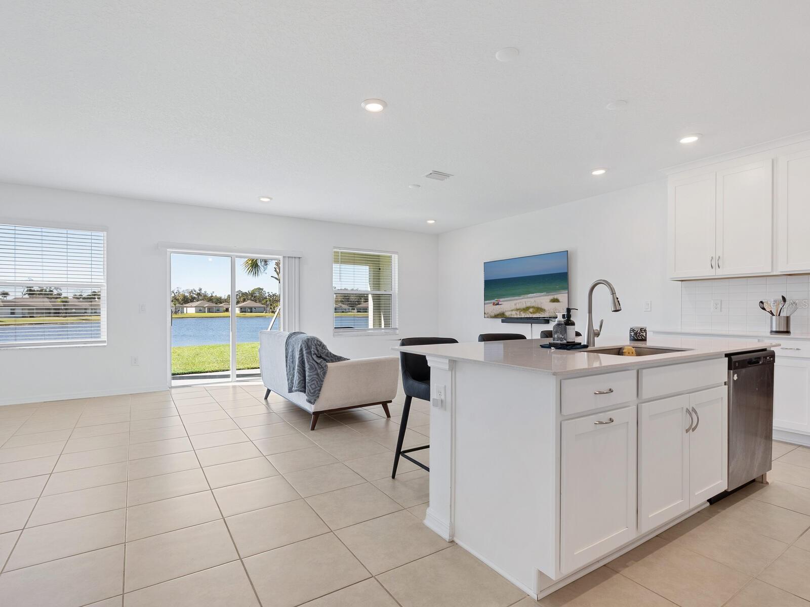Single Family Residence at 9975 LAST LIGHT GLN, PARRISH, photo 4 of 34