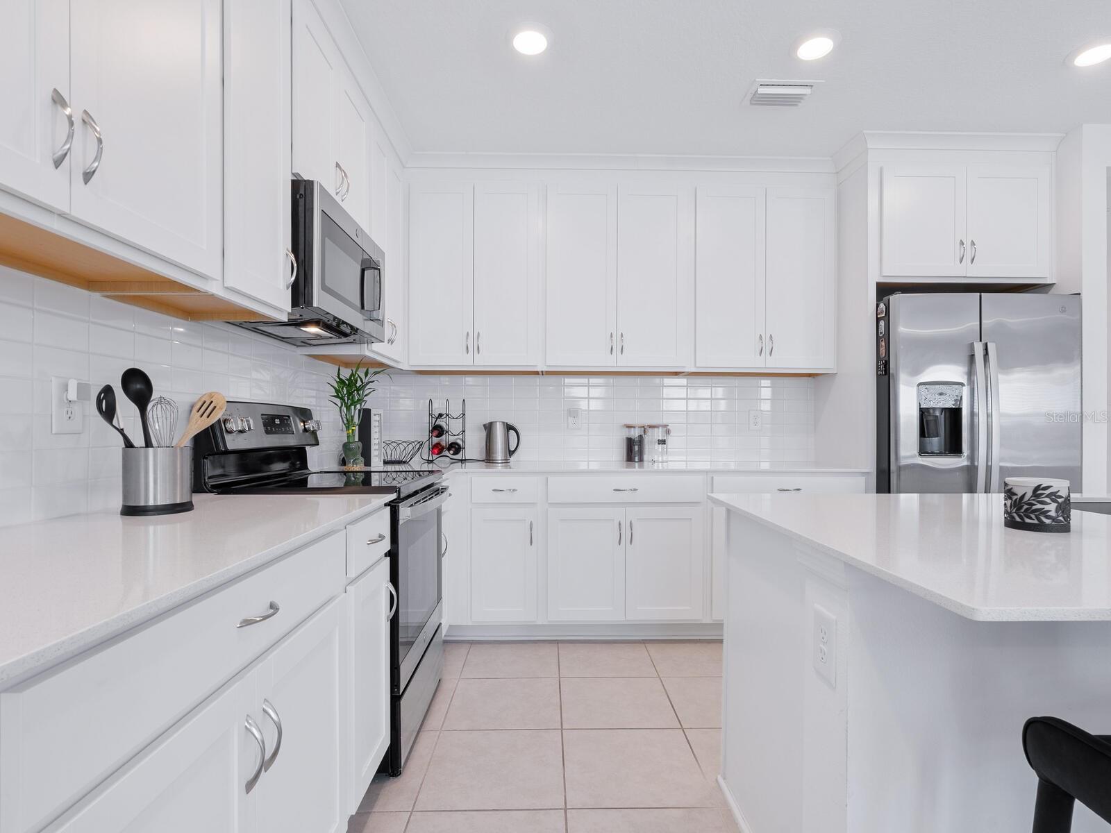 Single Family Residence at 9975 LAST LIGHT GLN, PARRISH, photo 13 of 34