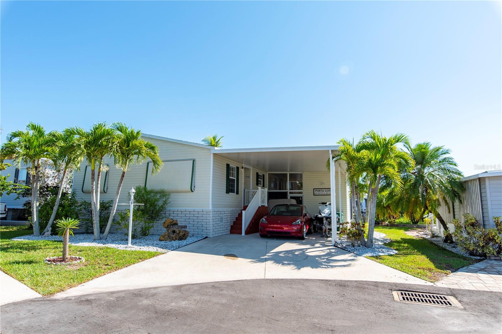 15 ROTTERDAM DR