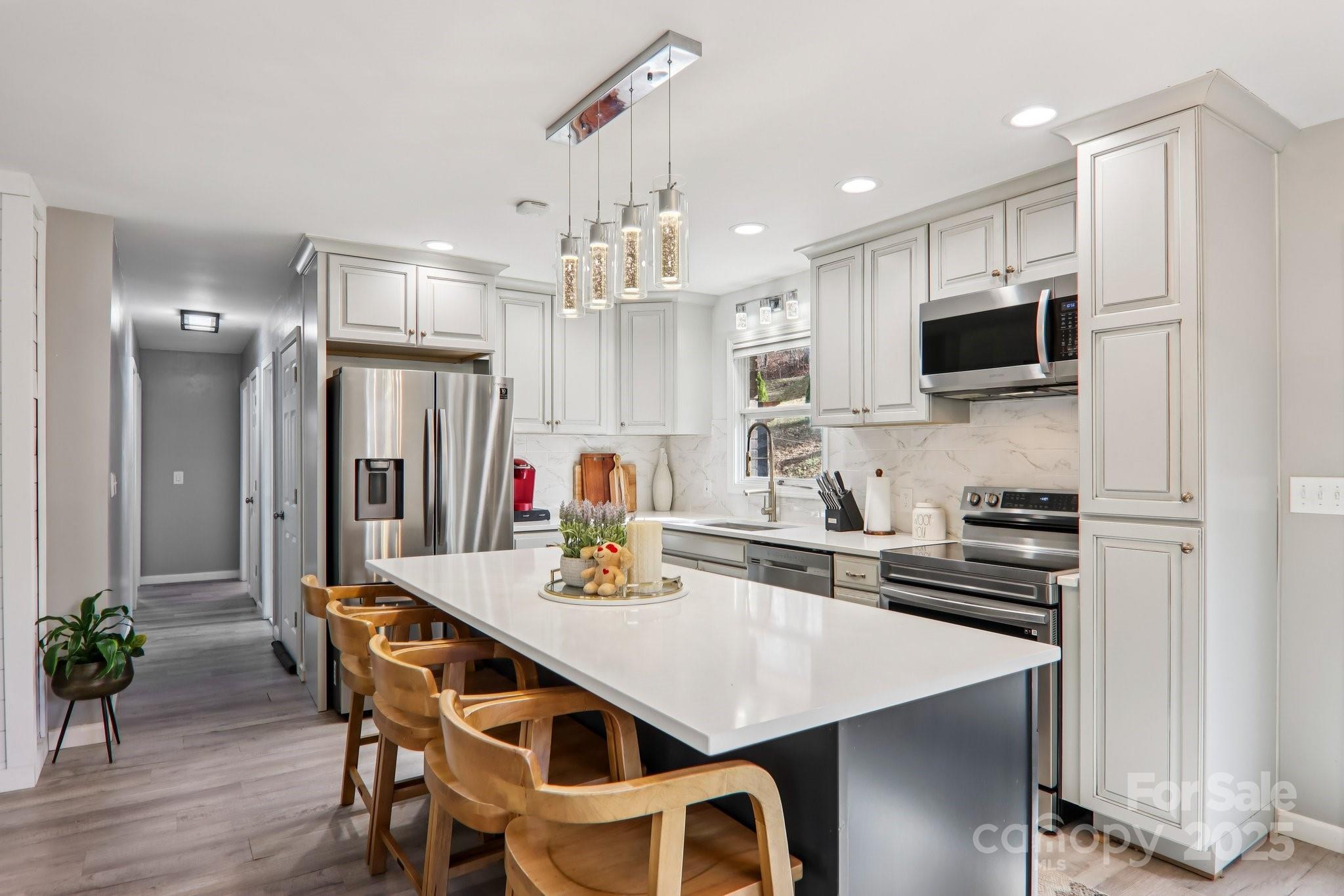 Single Family Residence at 199 Davis Cove Road, Waynesville, photo 12 of 44