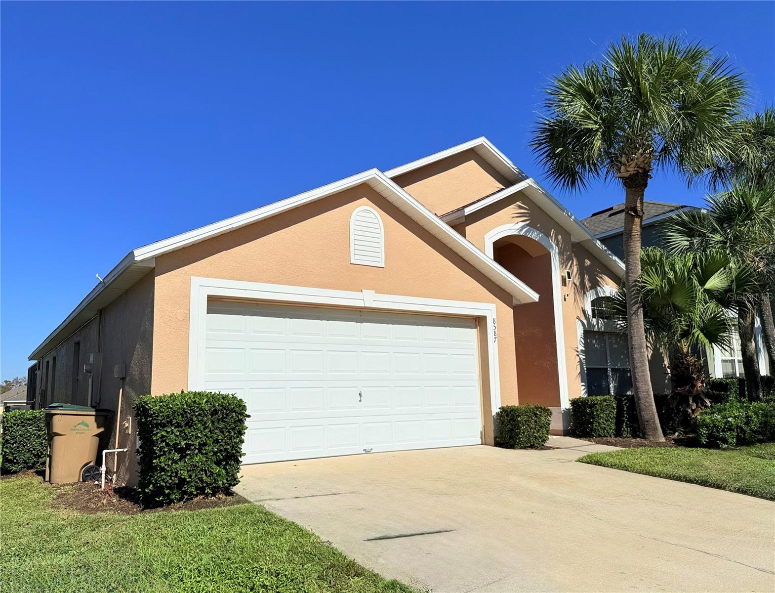 Single Family Residence at 8587 SUNRISE KEY DR, KISSIMMEE, photo 2 of 48