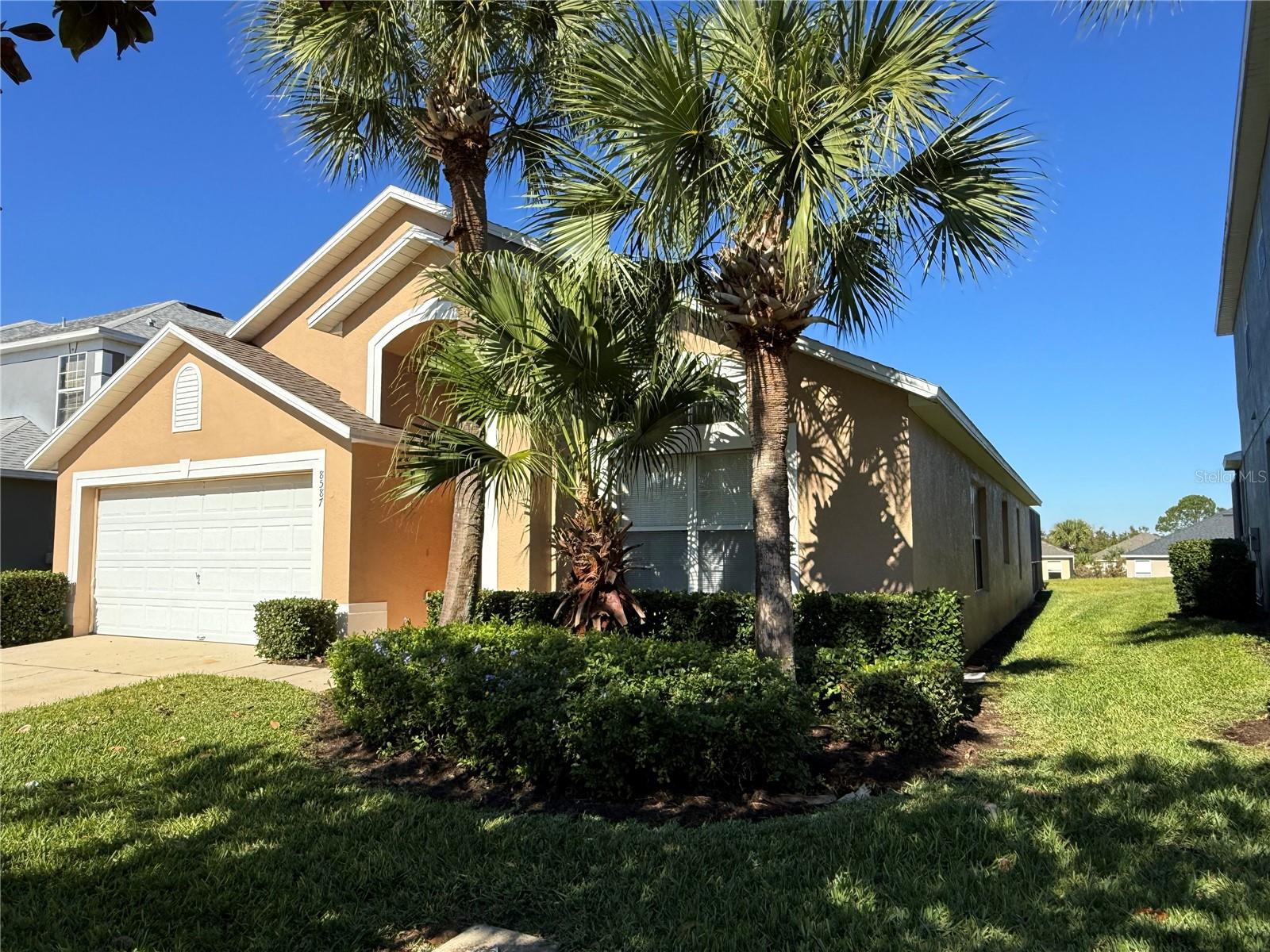 Single Family Residence at 8587 SUNRISE KEY DR, KISSIMMEE, photo 3 of 48