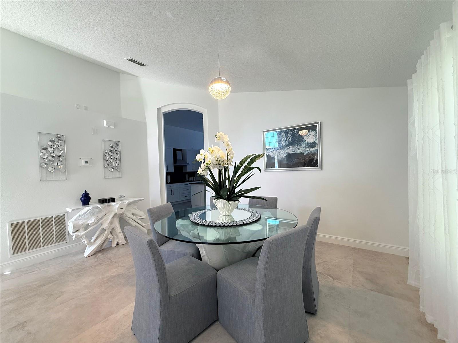 Single Family Residence at 8587 SUNRISE KEY DR, KISSIMMEE, photo 11 of 48