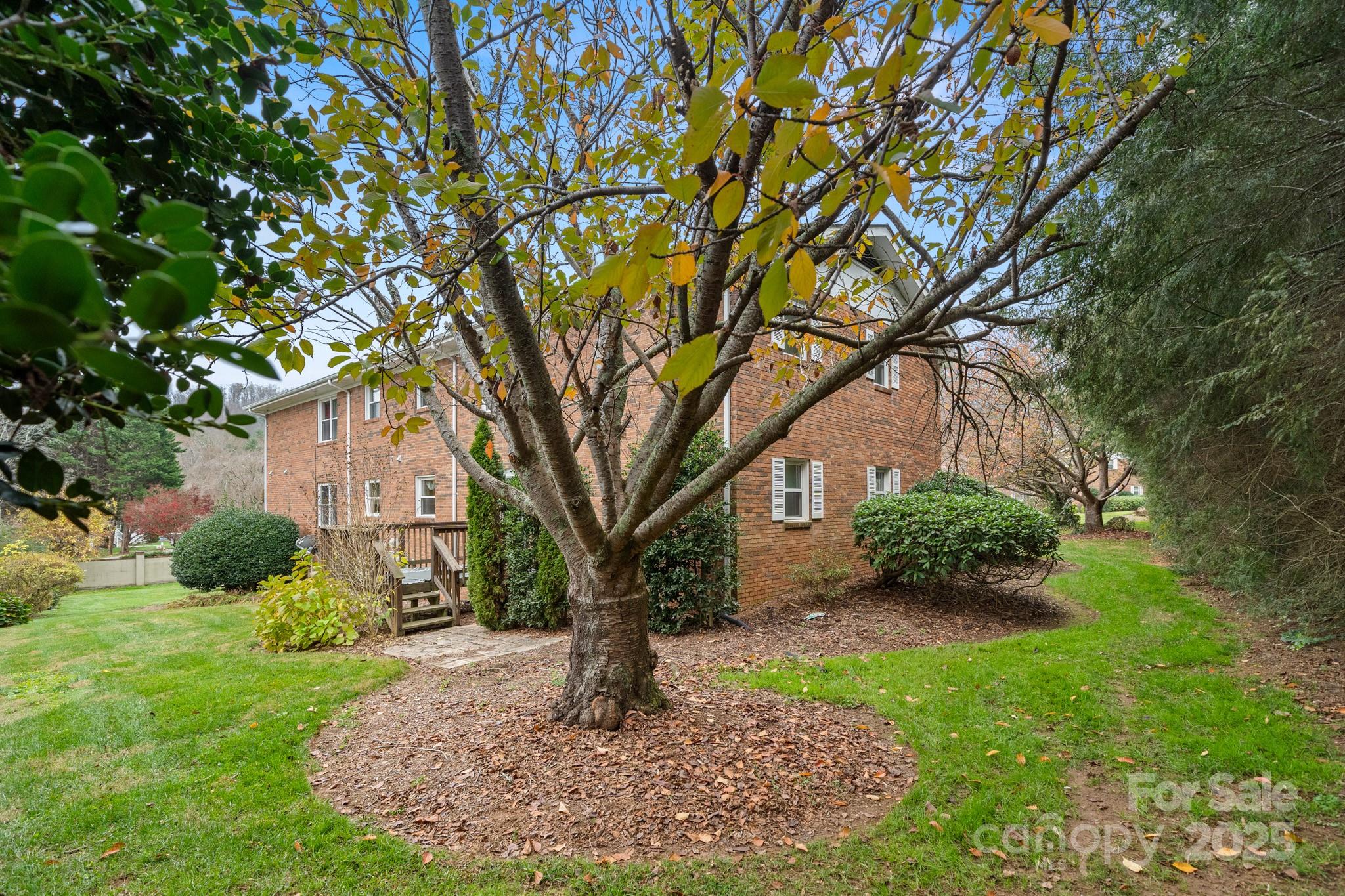 27 Capri Lane
