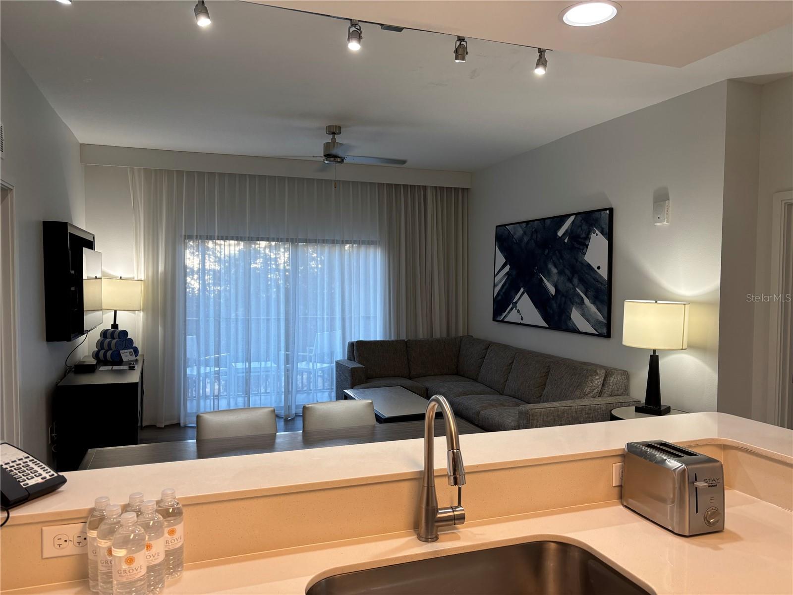 Condo - Hotel at 14501 GROVE RESORT AVE #3304, WINTER GARDEN, photo 6 of 34