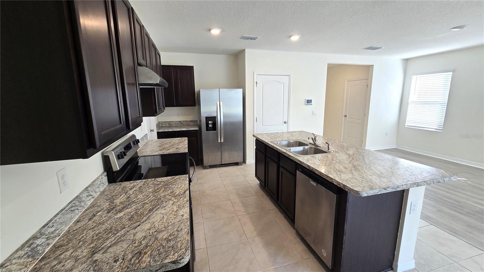Single Family Residence at 1671 ROSYDALE CIR, DAVENPORT, photo 13 of 48