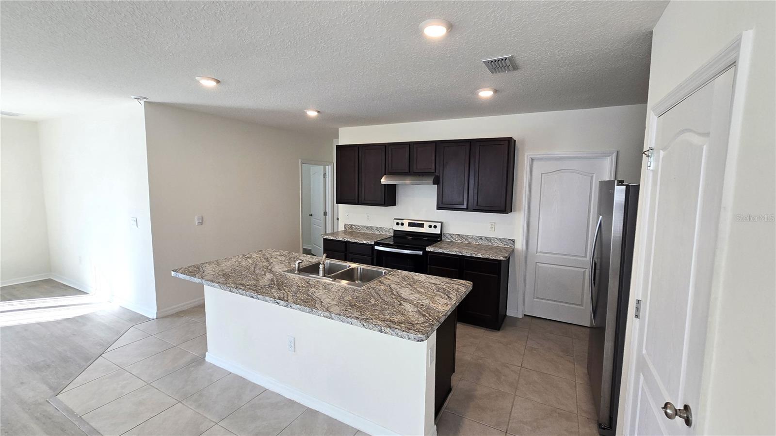 Single Family Residence at 1671 ROSYDALE CIR, DAVENPORT, photo 14 of 48