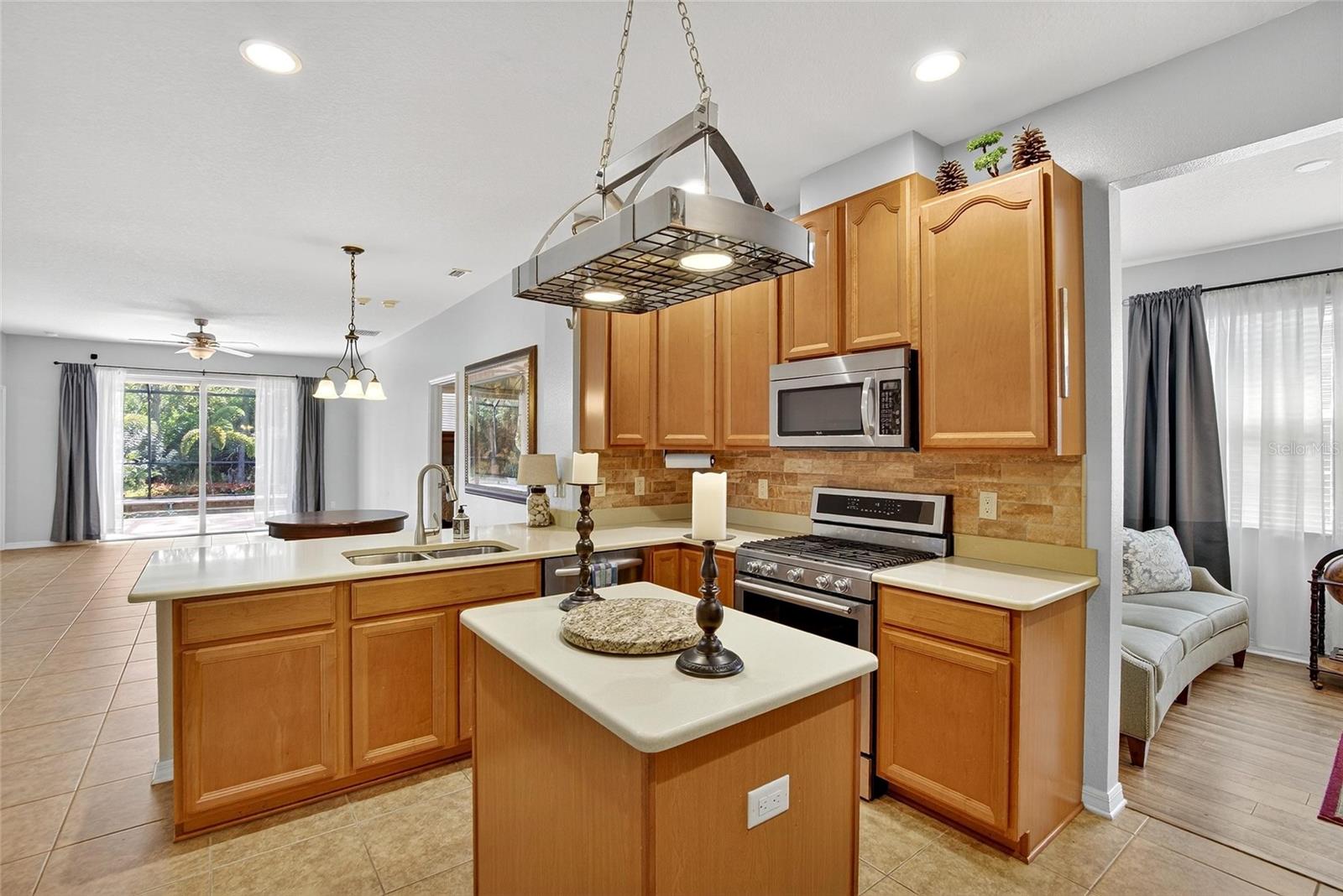 Kitchen - 9023 41ST ST E, PARRISH