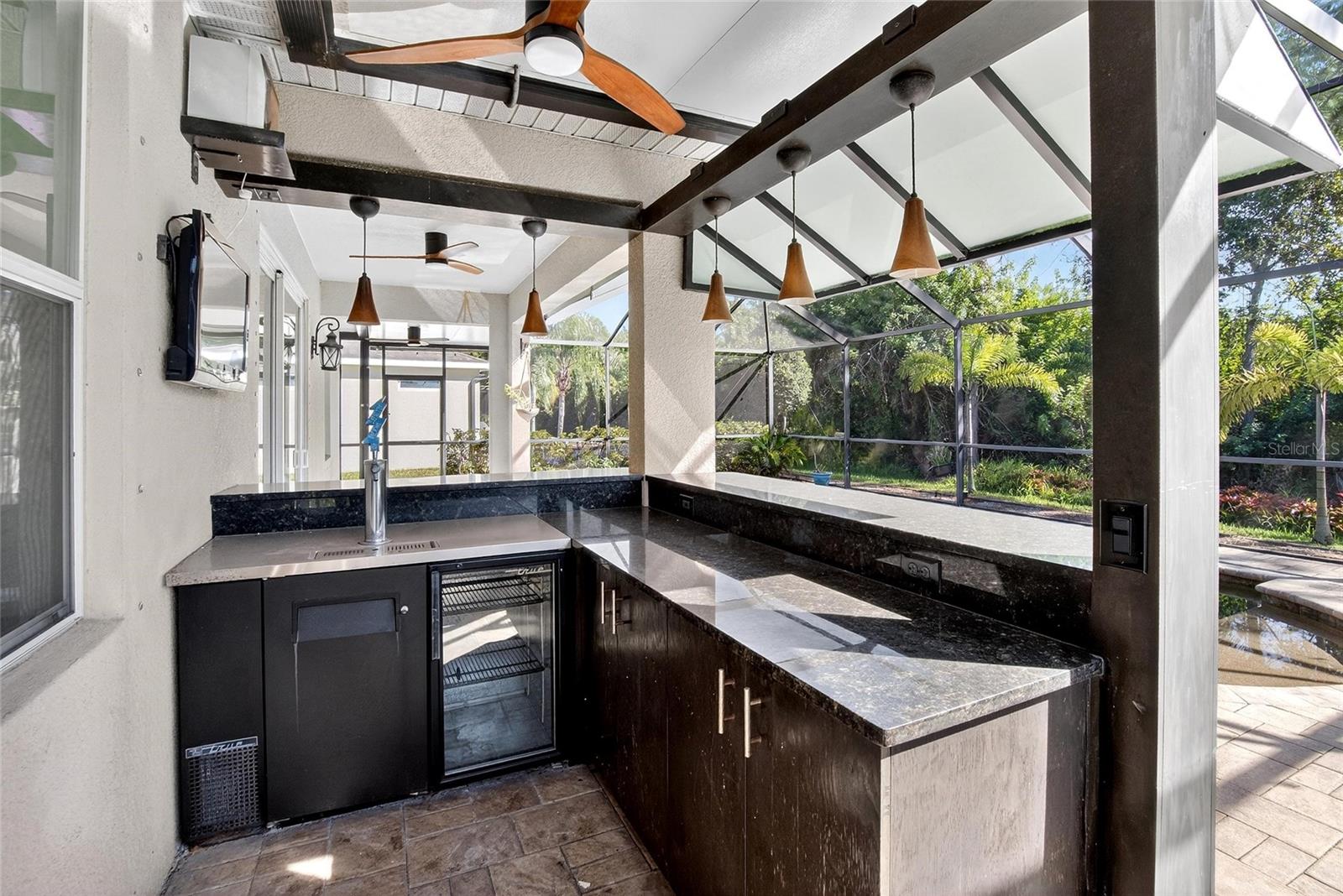 Outdoor Kitchen - 9023 41ST ST E, PARRISH
