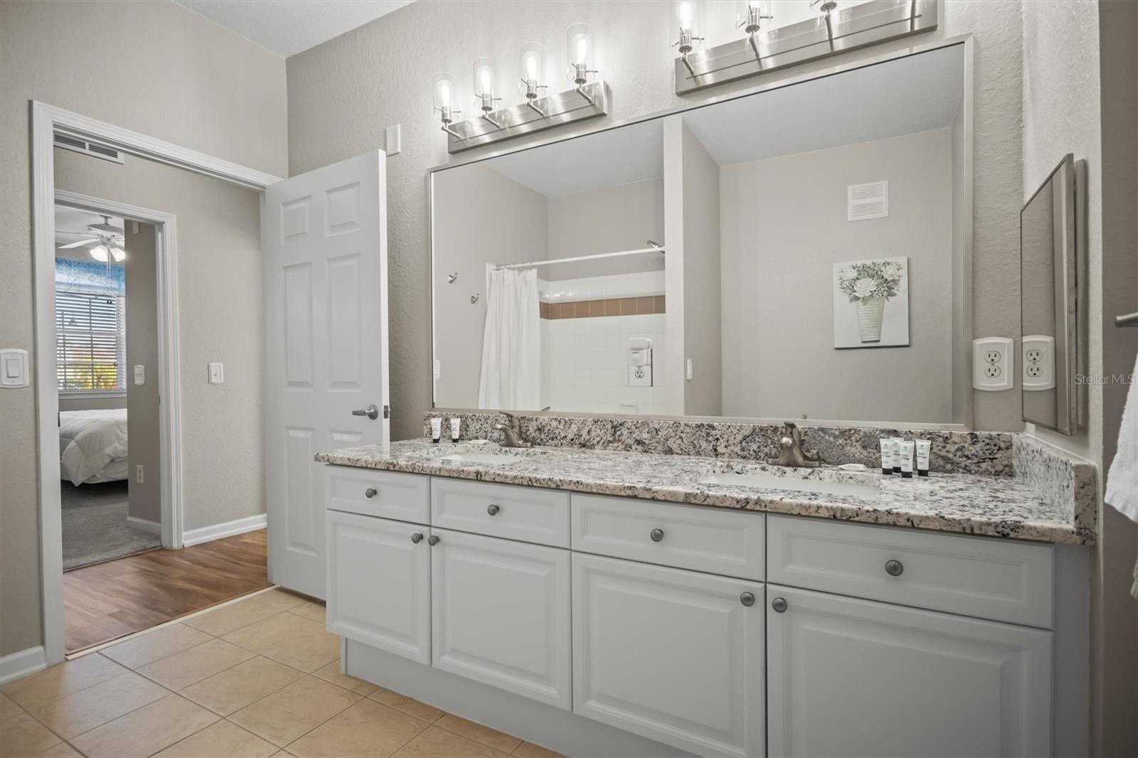 Condominium at 301 TERRACE RIDGE CIR #301, DAVENPORT, photo 20 of 35