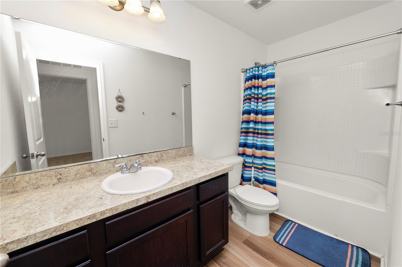 Townhouse at 665 MADISON DR, DAVENPORT, photo 21 of 37
