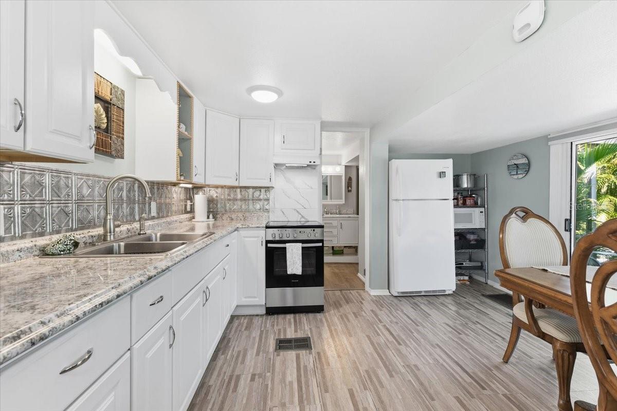 Modular Home at 1475 FLAMINGO DR #346, ENGLEWOOD, photo 12 of 46