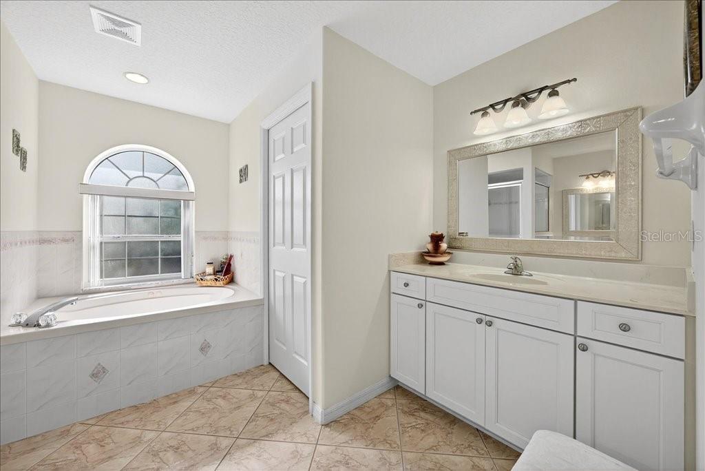 Single Family Residence at 28 FANSHAWE LN, PALM COAST, photo 25 of 42