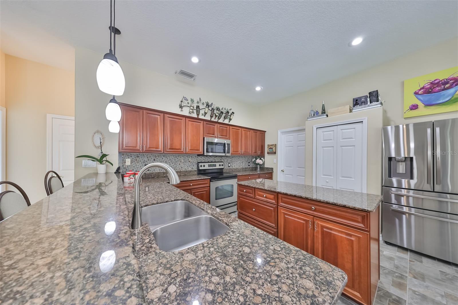 Single Family Residence at 17706 BRIDLEWOOD CT, PARRISH, photo 17 of 37