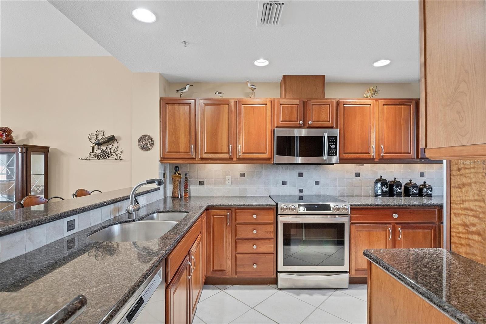 premium appliances - 13113 GASPARILLA RD #403, PLACIDA