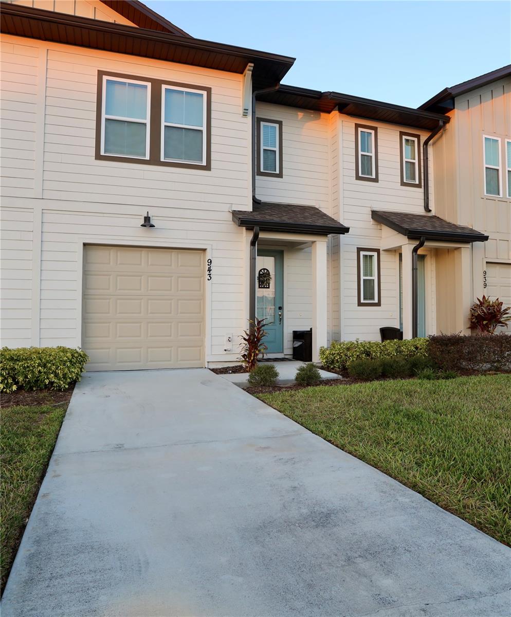 drive way - 943 CONCH RD, DAVENPORT
