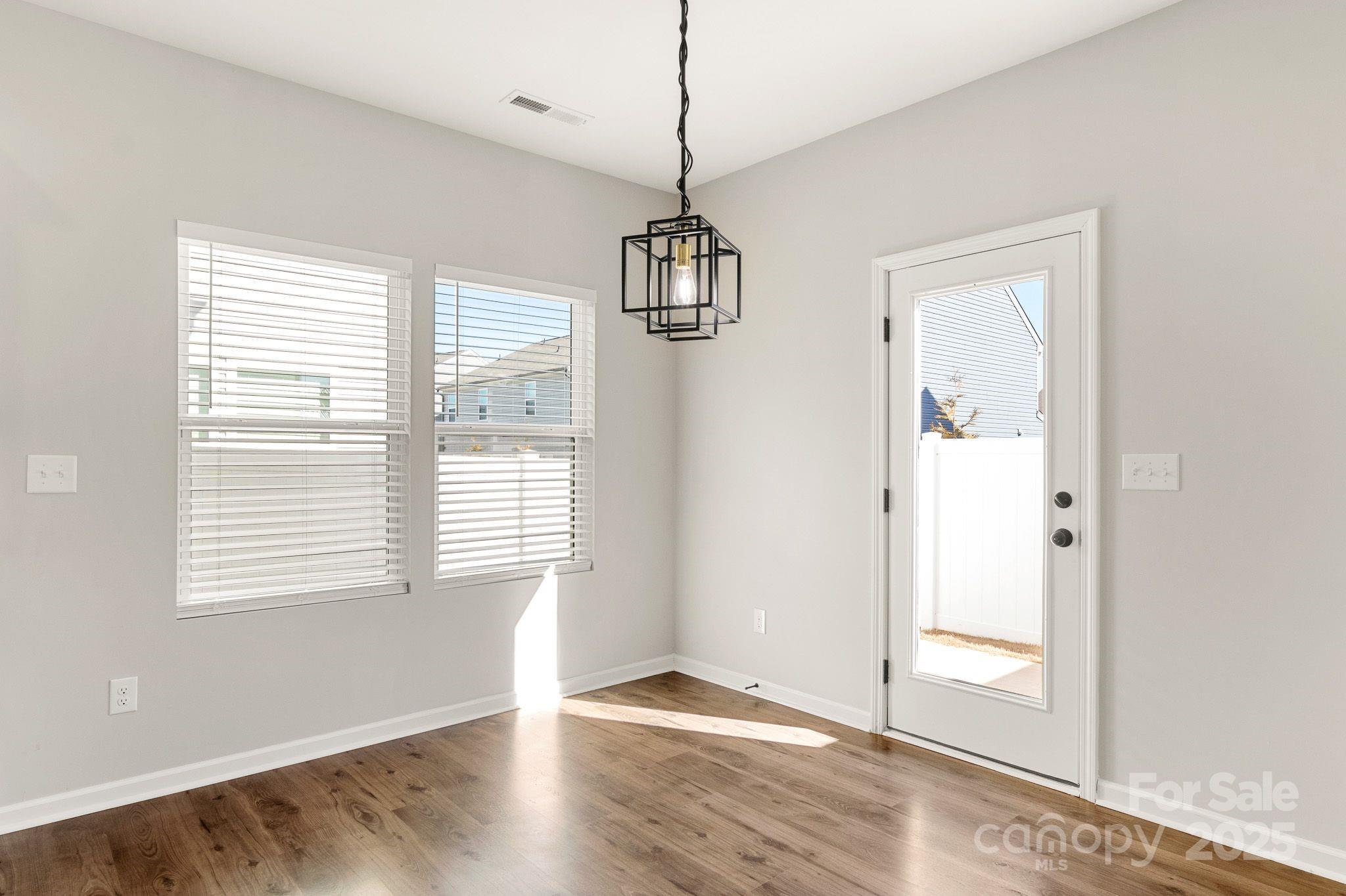 Single Family Residence at 838 Foxglove Lane, York, photo 13 of 44