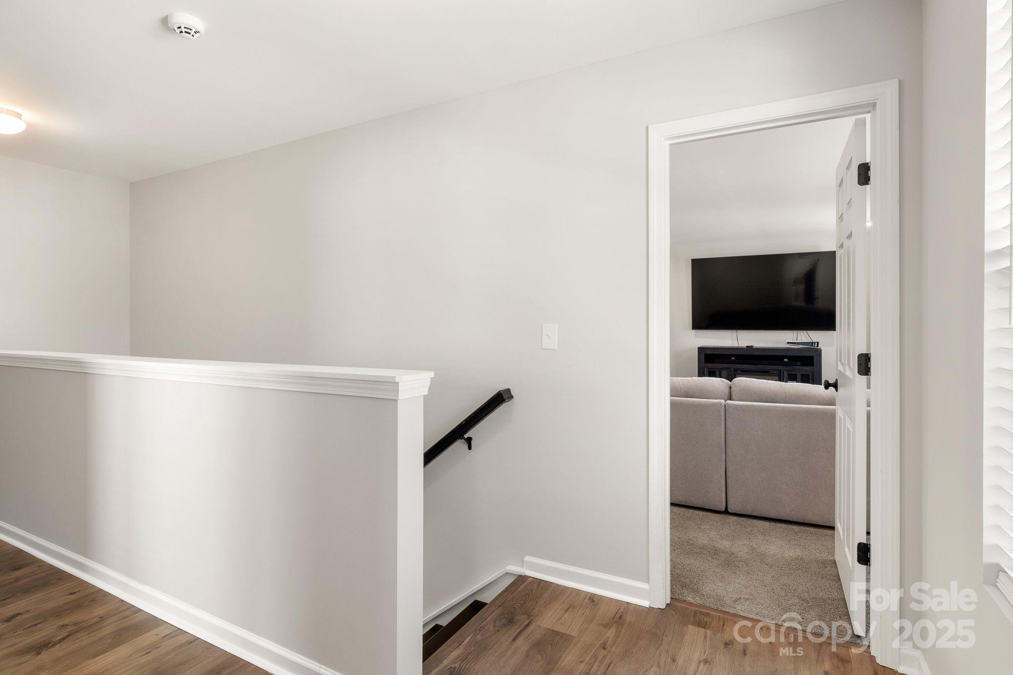 Single Family Residence at 838 Foxglove Lane, York, photo 23 of 44