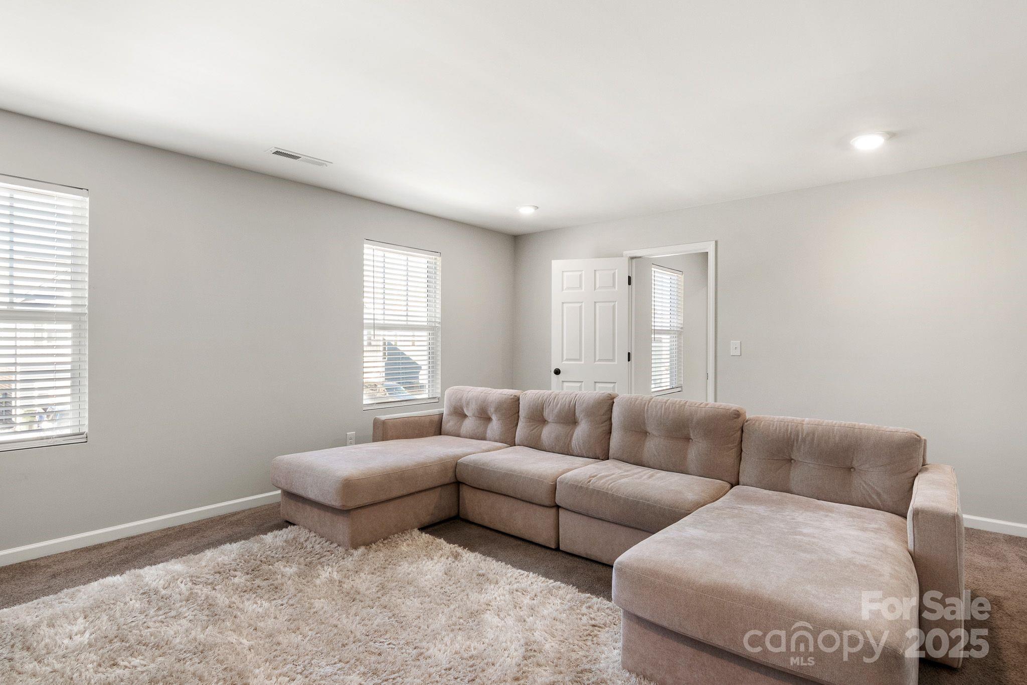 Single Family Residence at 838 Foxglove Lane, York, photo 27 of 44
