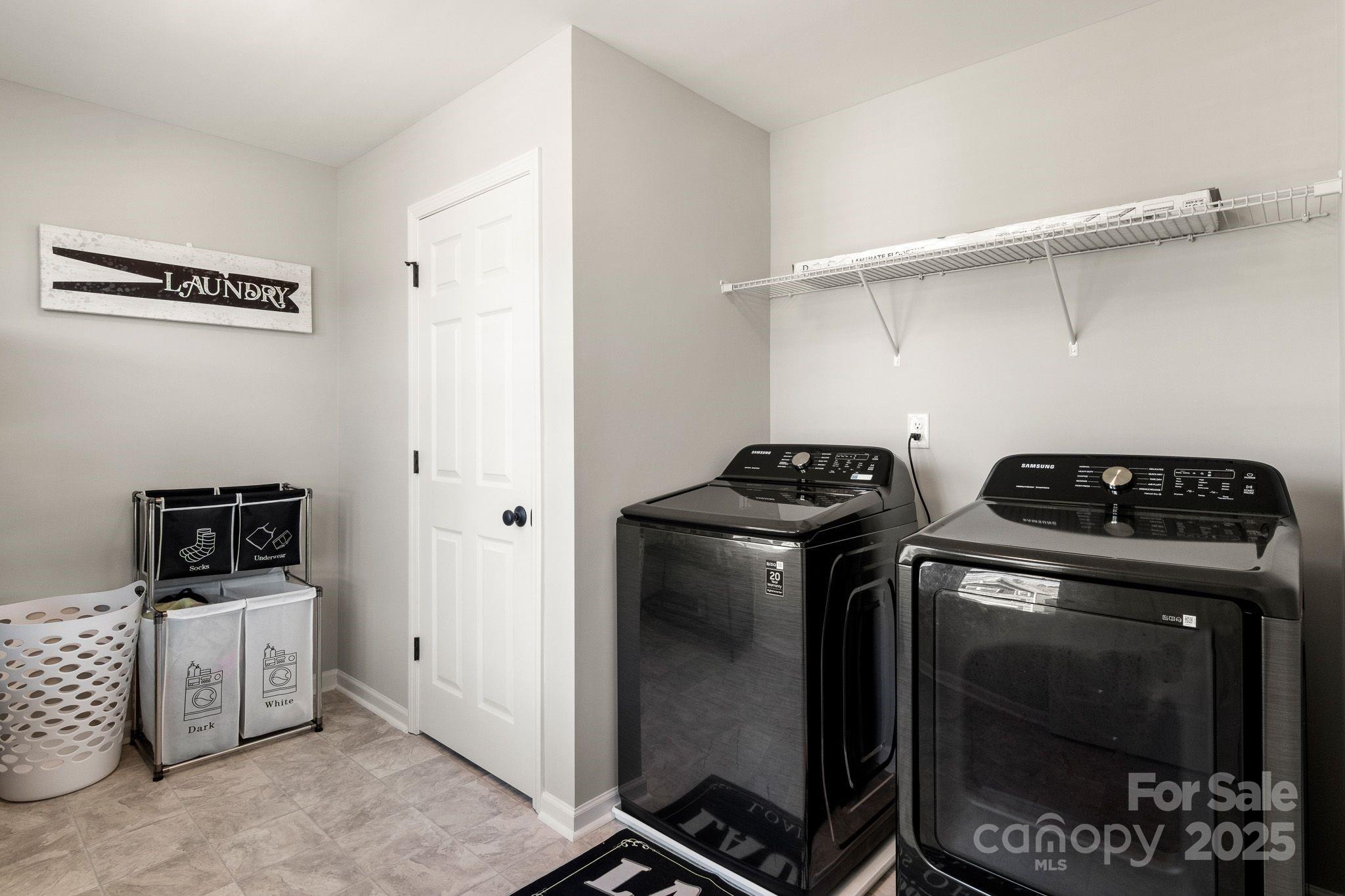 Single Family Residence at 838 Foxglove Lane, York, photo 28 of 44