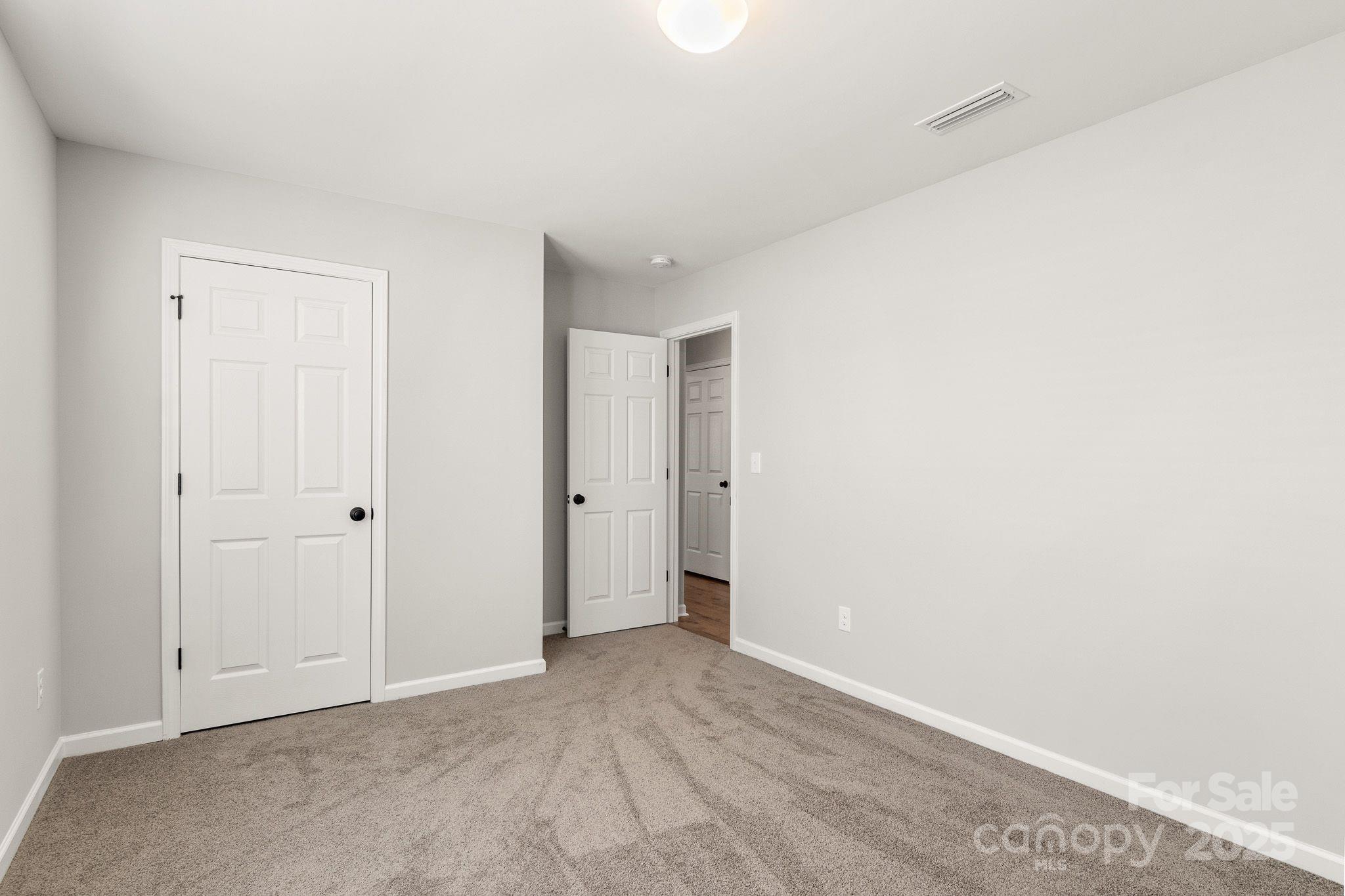 Single Family Residence at 838 Foxglove Lane, York, photo 32 of 44