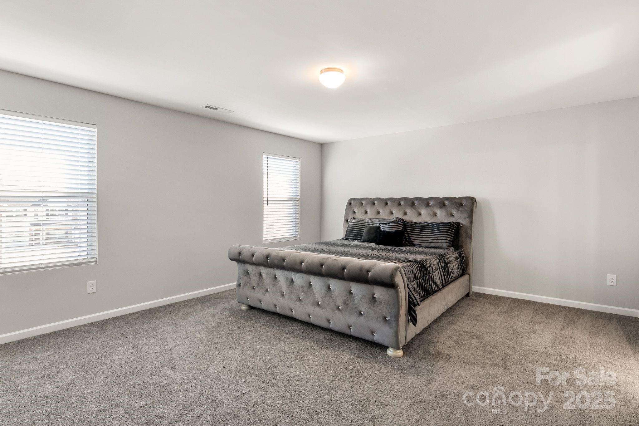 Single Family Residence at 838 Foxglove Lane, York, photo 34 of 44