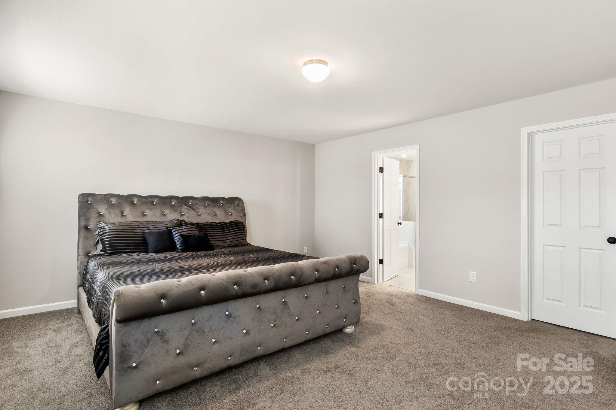 Single Family Residence at 838 Foxglove Lane, York, photo 37 of 44