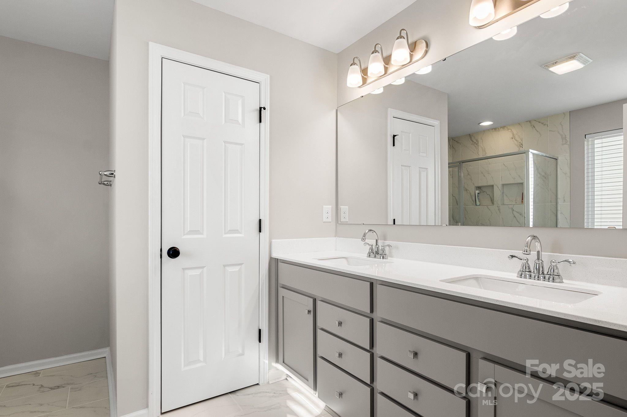 Single Family Residence at 838 Foxglove Lane, York, photo 38 of 44