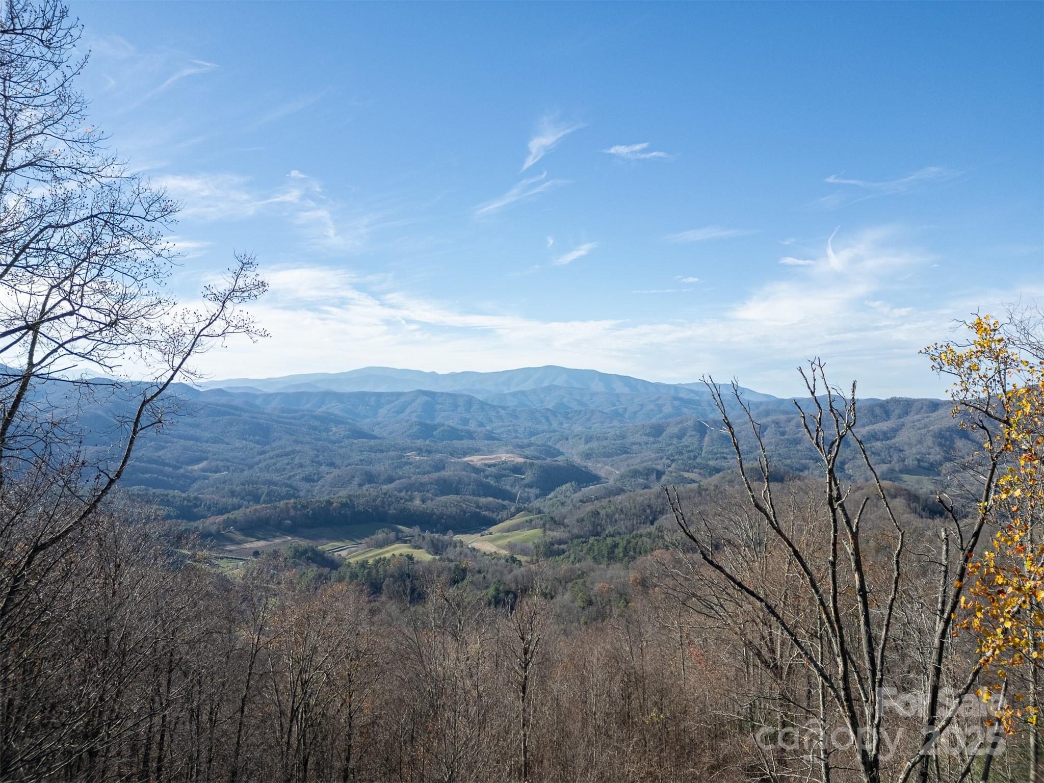 Slightly elevated mountain views - 1098 Hyacinth Drive, Clyde