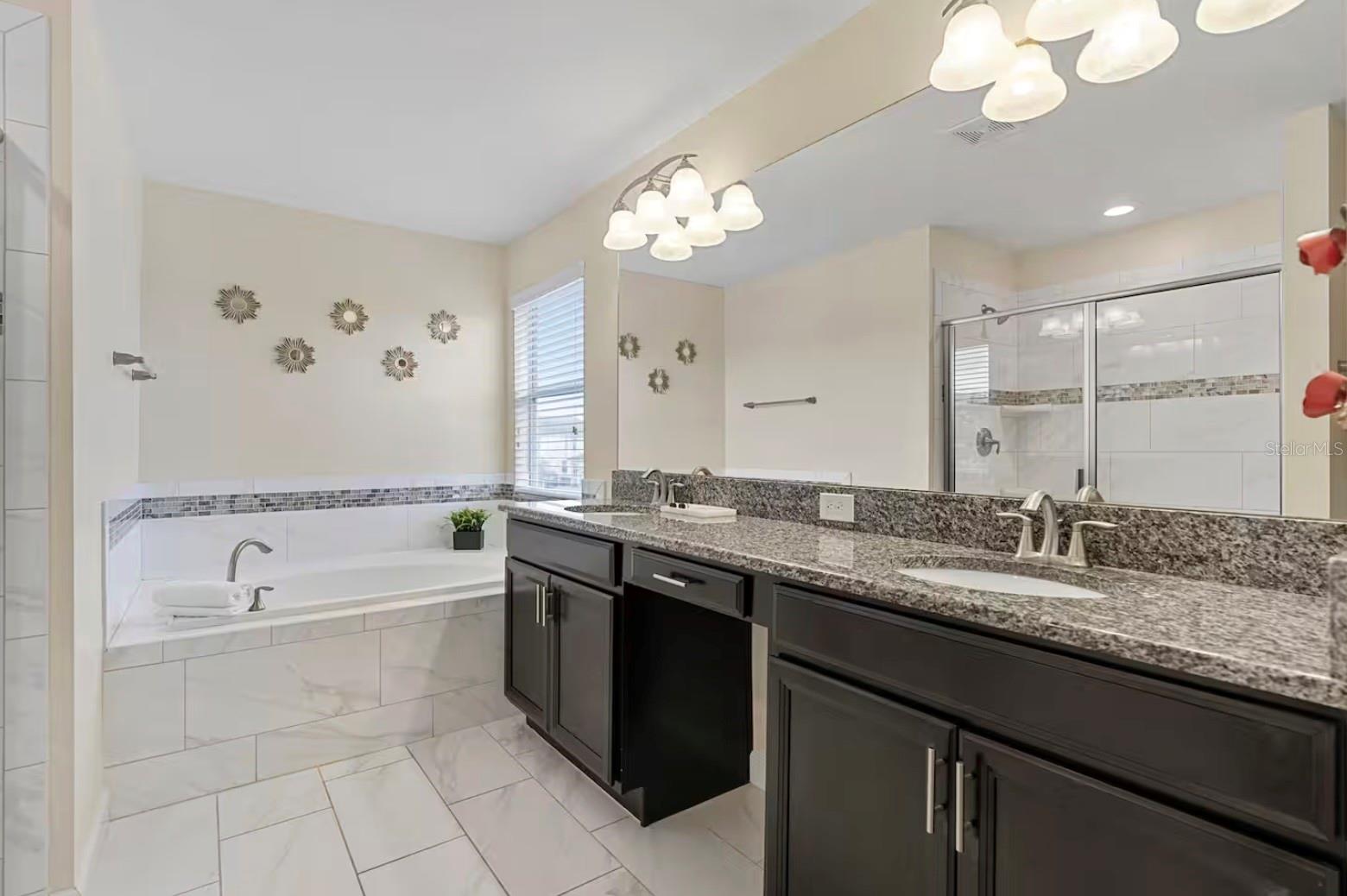 Single Family Residence at 4700 SLEEPY HOLLOW DR, KISSIMMEE, photo 15 of 41