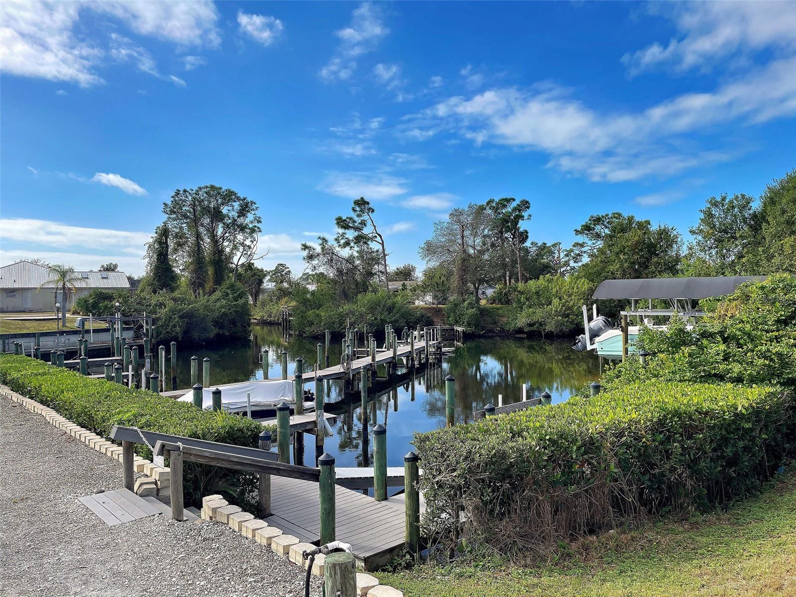 docks can be rented - 6527 HAMLET DR #26B, ENGLEWOOD