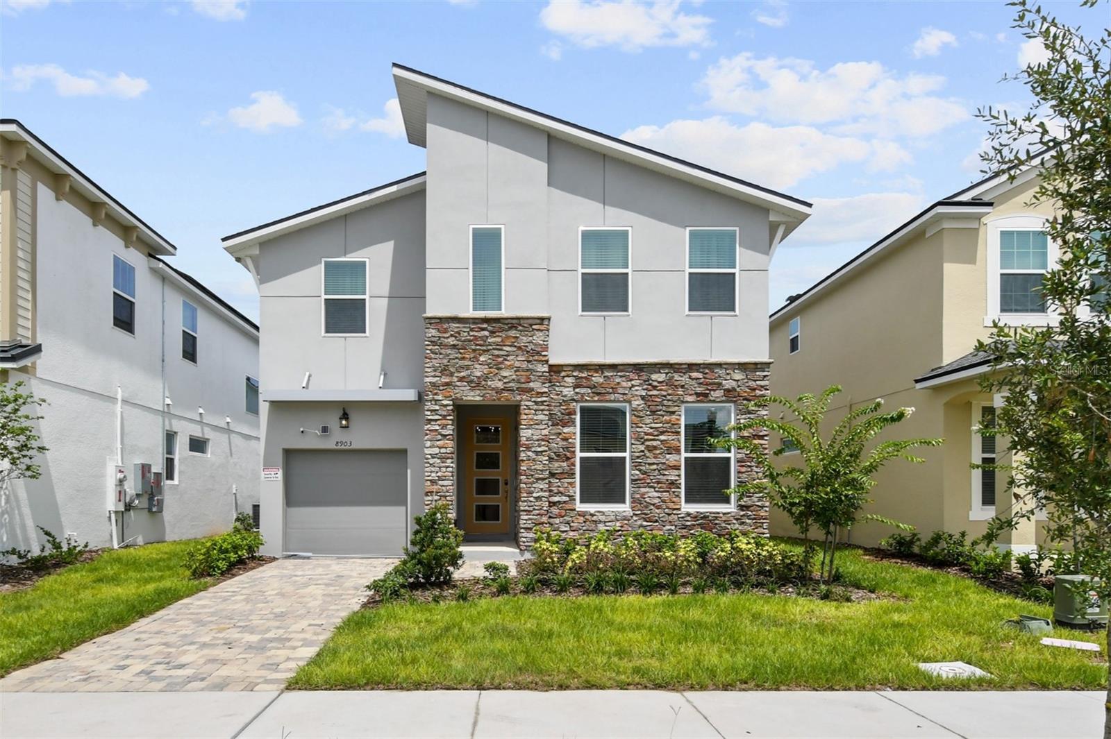 Single Family Residence at 8903 COCONUT BREEZE DR, KISSIMMEE, photo 2 of 78