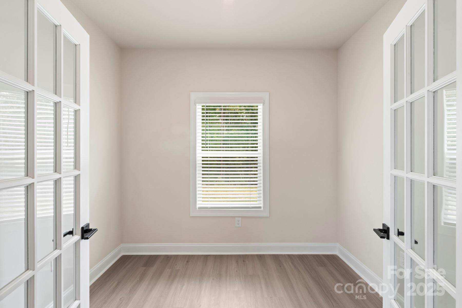 office/flex space - 125 Colonial Reserve Avenue, Troutman