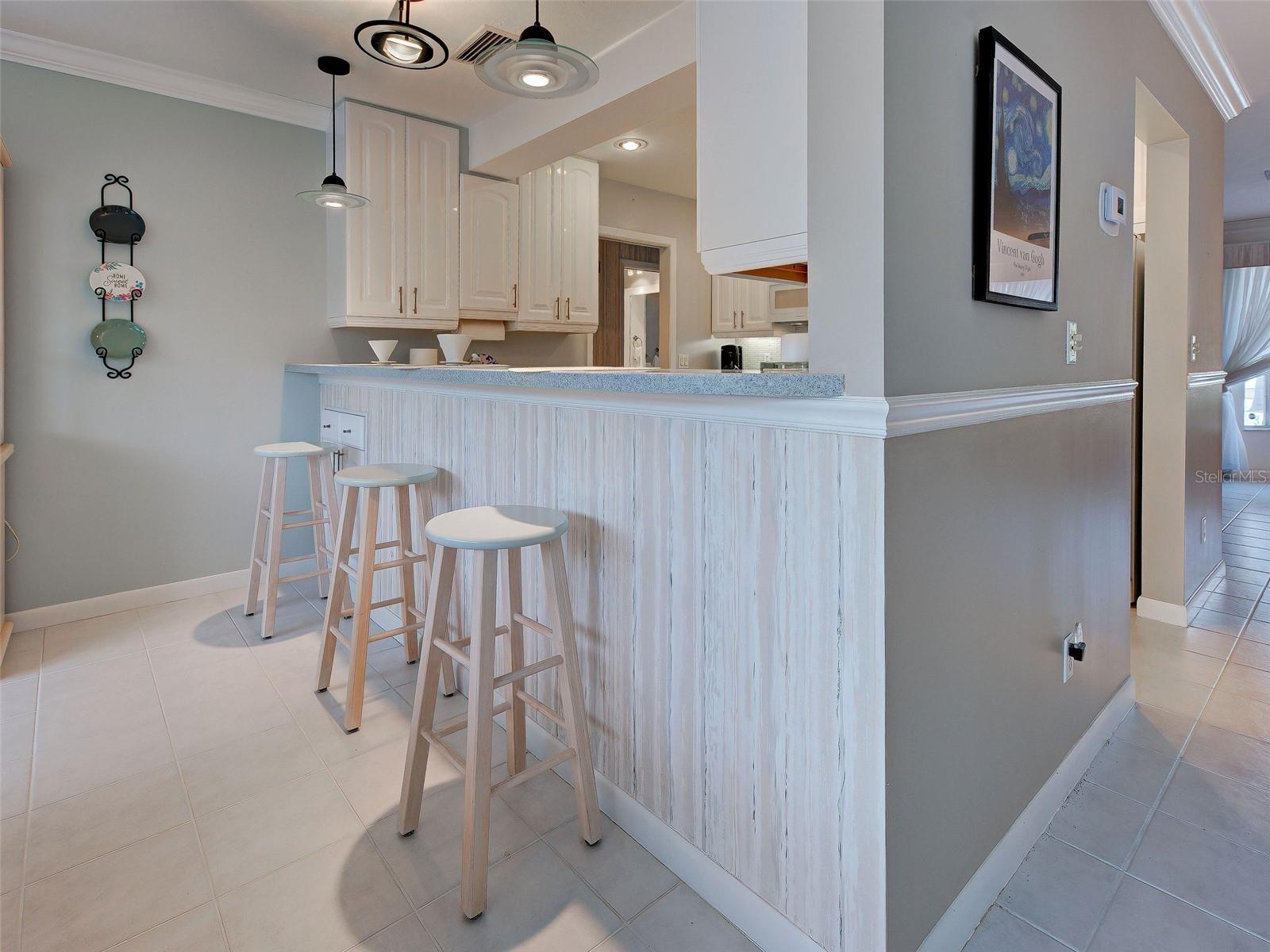 Single Family Residence at 325 FIESOLE ST, VENICE, photo 8 of 23