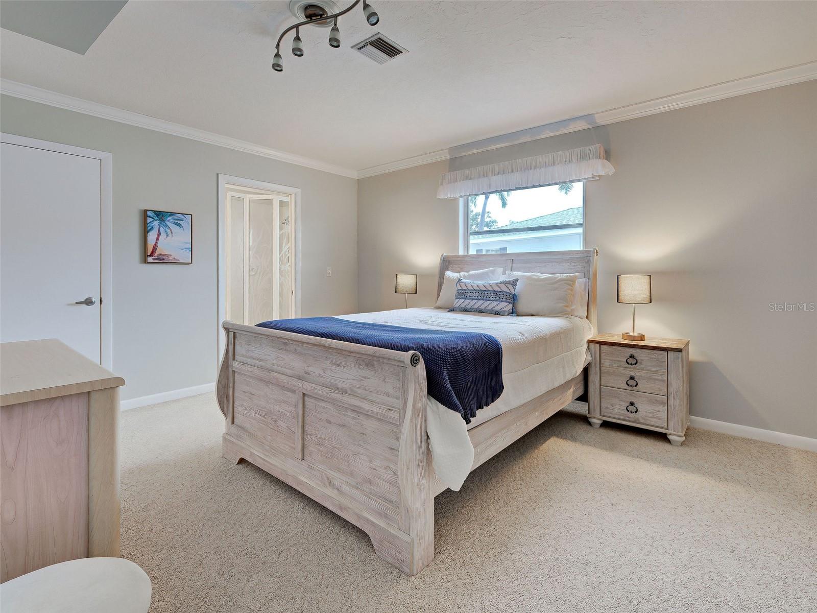 Single Family Residence at 325 FIESOLE ST, VENICE, photo 11 of 23