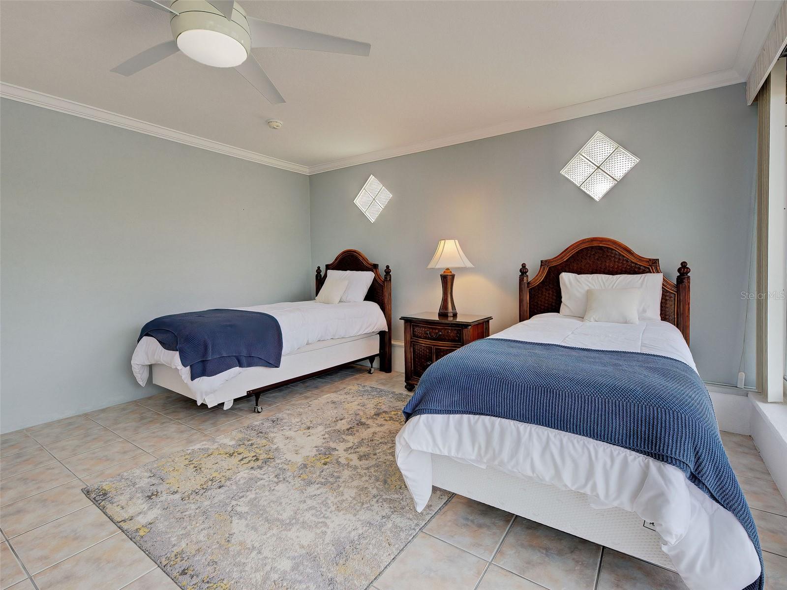 Single Family Residence at 325 FIESOLE ST, VENICE, photo 15 of 23