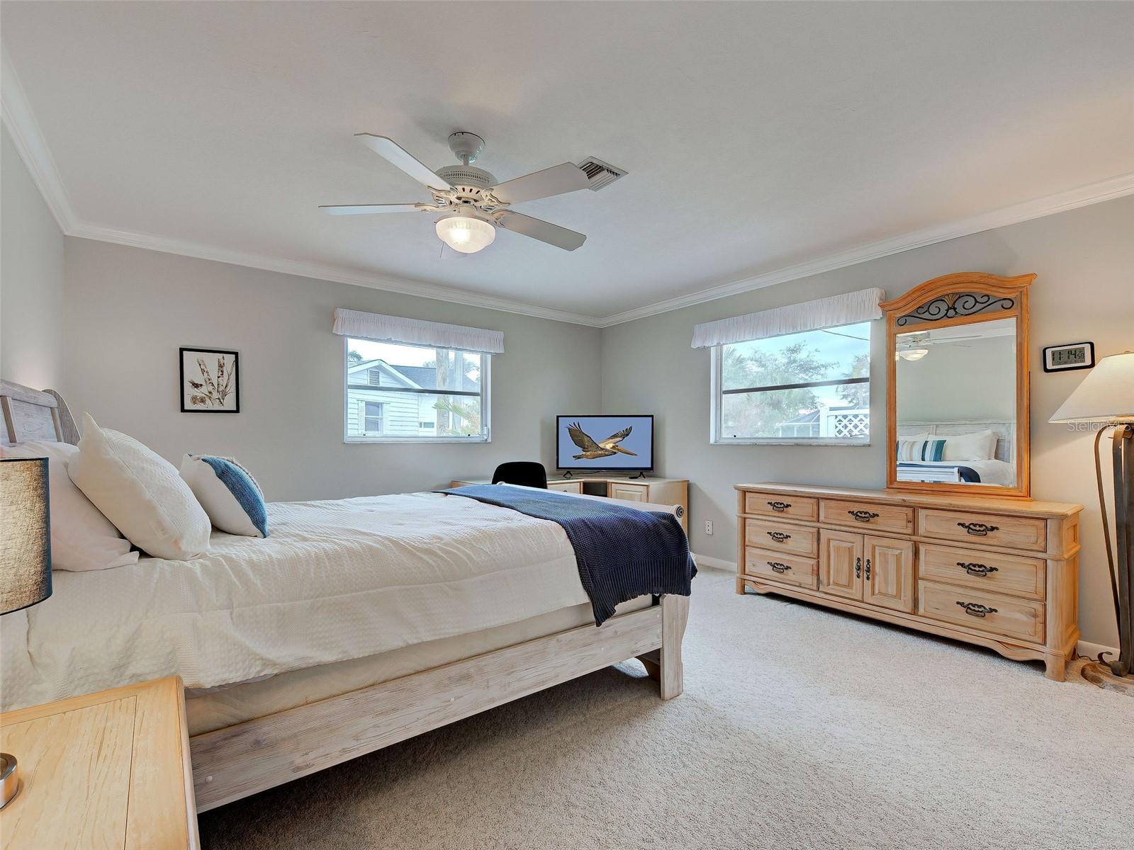 Single Family Residence at 325 FIESOLE ST, VENICE, photo 16 of 23
